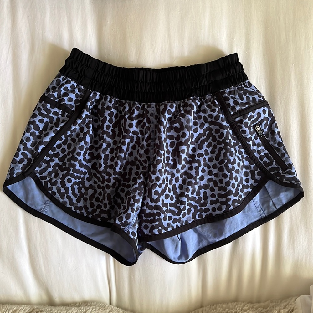 Lululemon Track That Short - Blue/Black Spotted Size 6